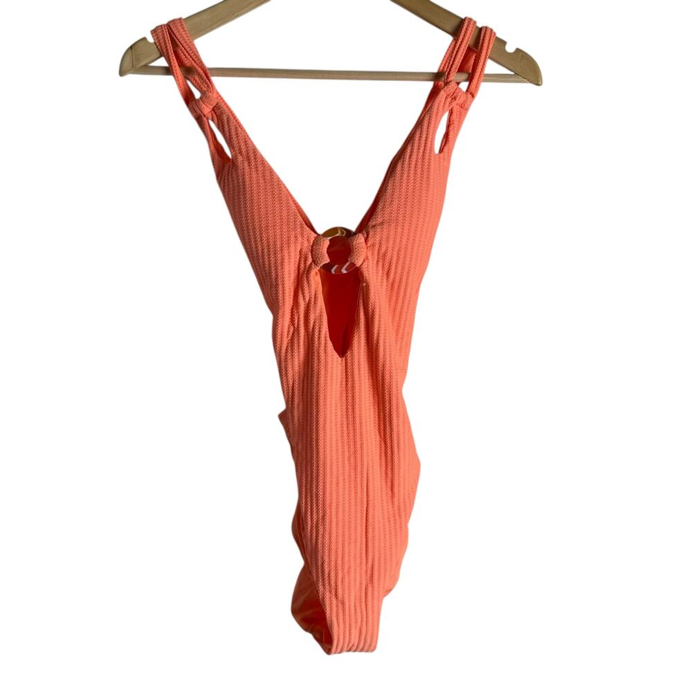 BECCA Line in The Sand Lainey Textured Rib Plunge One-Piece Swimsuit Nectar M - Picture 3 of 10